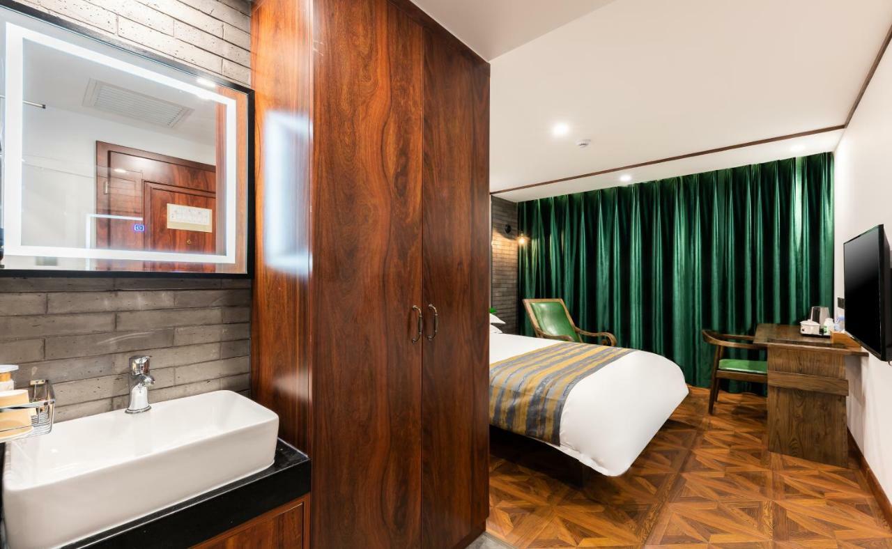 Nostalgia Hotel Near Prince Gong'S Mansion- Beihai Park, Tian'Anmen Square, Nanluoguxiang Hutong, Huguosi Hutong Snack Street, 5 Minutes Walk Away From Ping'Anli Subway Station, Free Ice Cream And Laundry Service,English Communication Well Beijing Eksteriør bilde