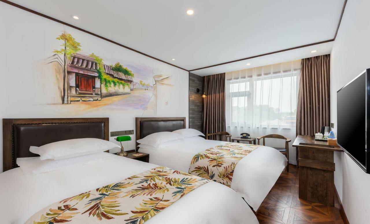 Nostalgia Hotel Near Prince Gong'S Mansion- Beihai Park, Tian'Anmen Square, Nanluoguxiang Hutong, Huguosi Hutong Snack Street, 5 Minutes Walk Away From Ping'Anli Subway Station, Free Ice Cream And Laundry Service,English Communication Well Beijing Eksteriør bilde
